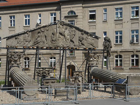 Säulen im Innenhof - Brandenburg (Potsdam)