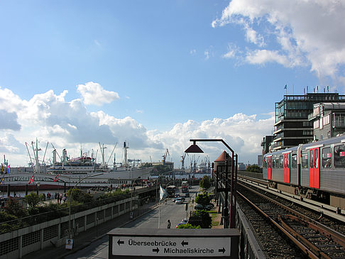 U-Bahn Landungsbrücken - Hamburg (Hamburg)