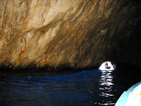 Höhle in der Felsenküste - Kampanien