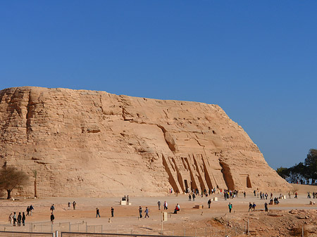 Tempel mit Himmel - Landesinnere (Abu Simbel)