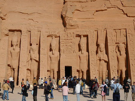 Tempel mit Touristen - Landesinnere (Abu Simbel)