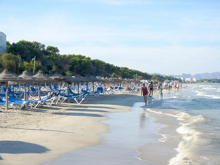 Foto Liegestühle am Strand