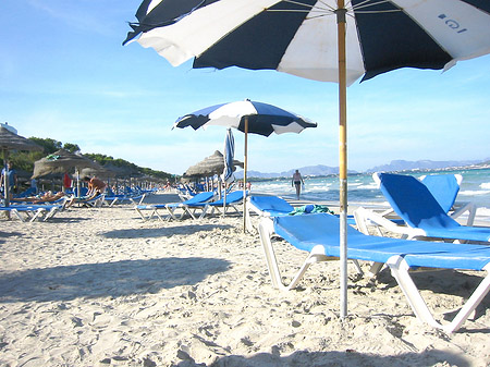 Foto Liegestühle am Strand - 