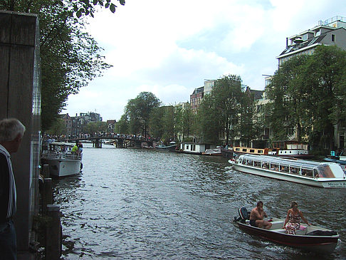 Boote im Kanal - Niederlande (Amsterdam)