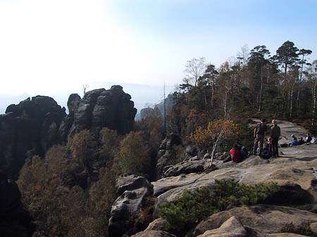 Felsen entlang der Wanderwege - Sachsen