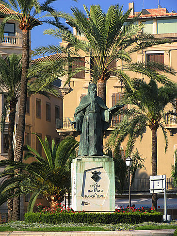  Impressionen Attraktion  von Mallorca Denkmal für Ramon Llull in Palma